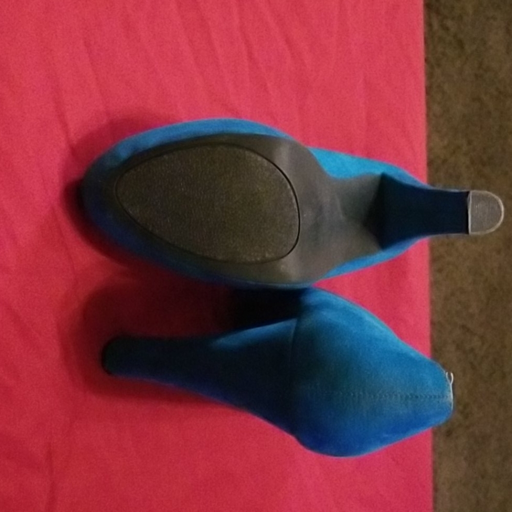 Turquoise Heels - Picture 2 of 5